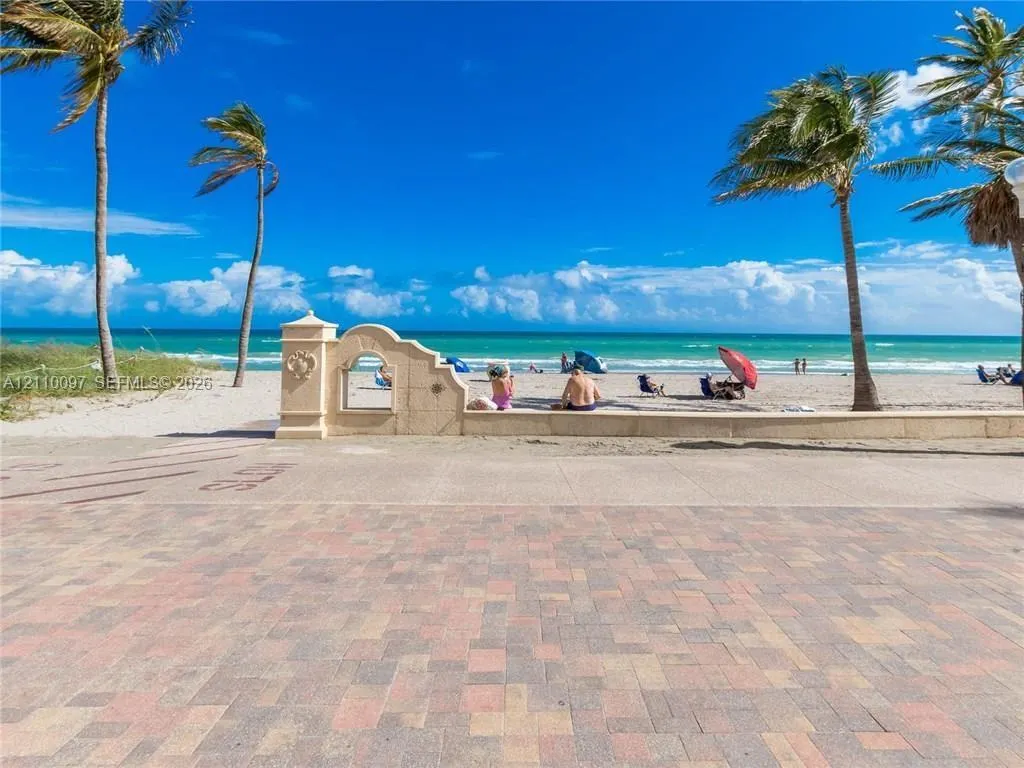 3415 N Ocean Drive #401
