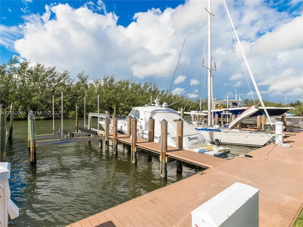 3415 N Ocean Drive #401