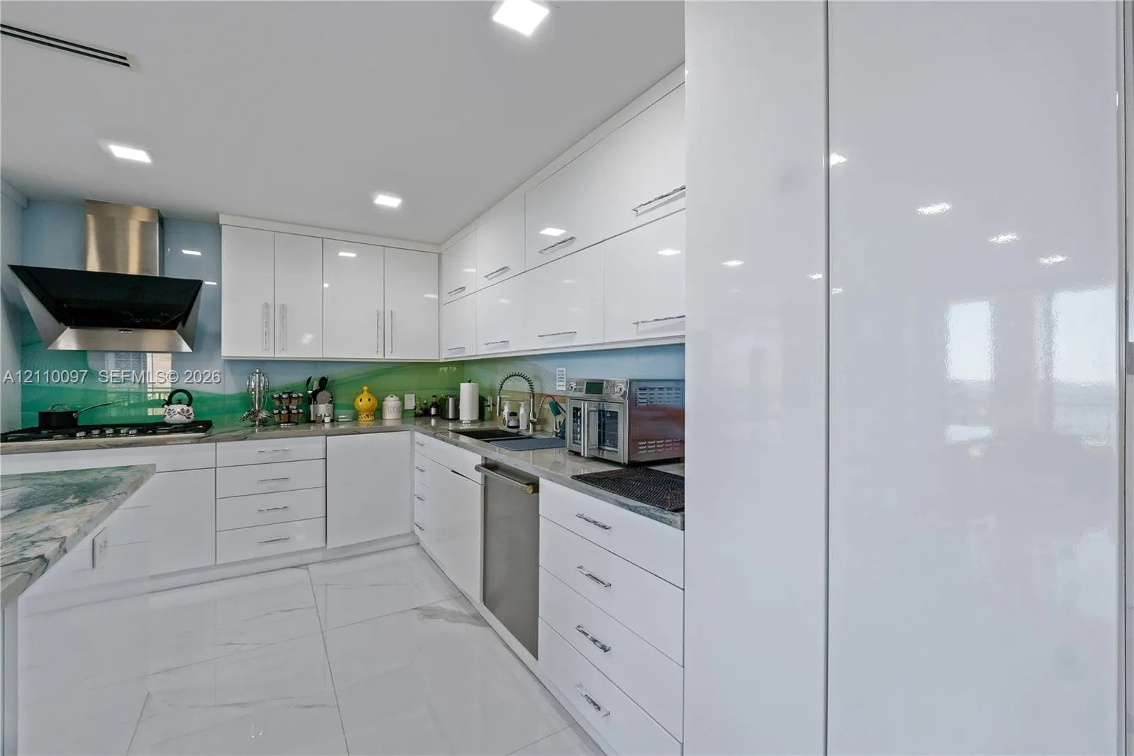 3415 N Ocean Drive #401