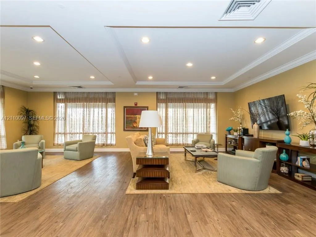3415 N Ocean Drive #401