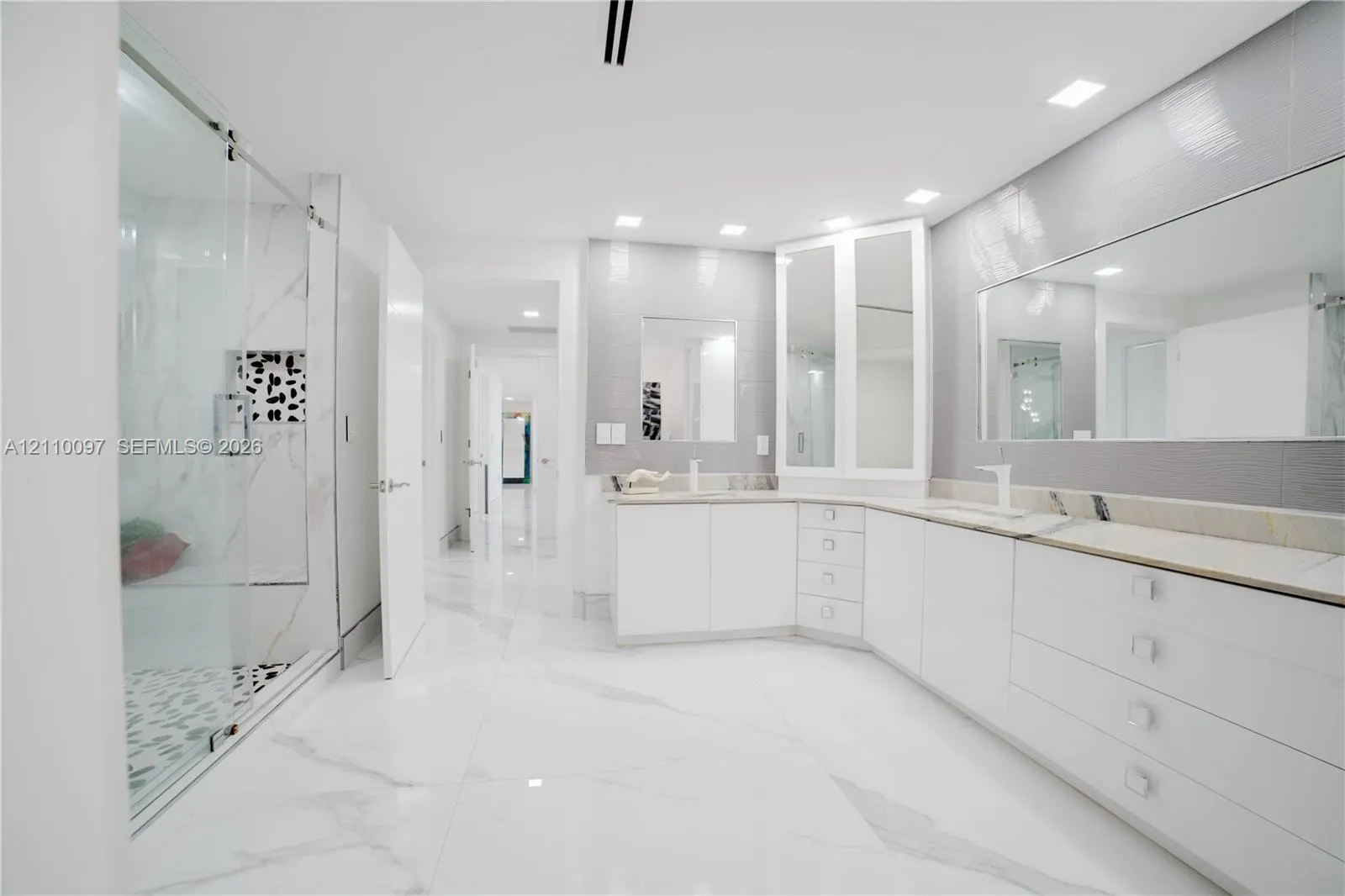 3415 N Ocean Drive #401