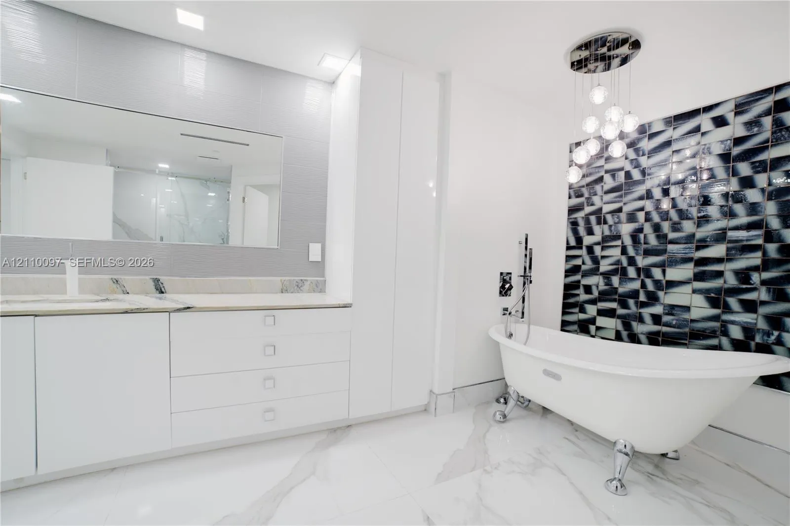 3415 N Ocean Drive #401
