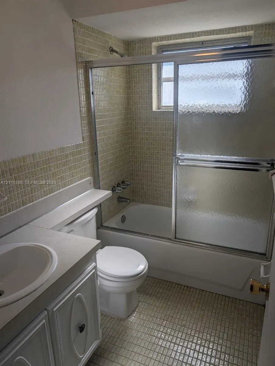 1832 Madison Street #203