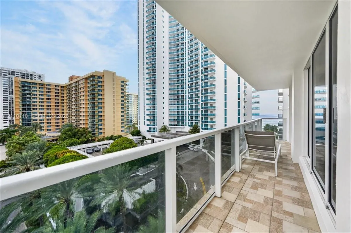 2751 S Ocean Drive #801N