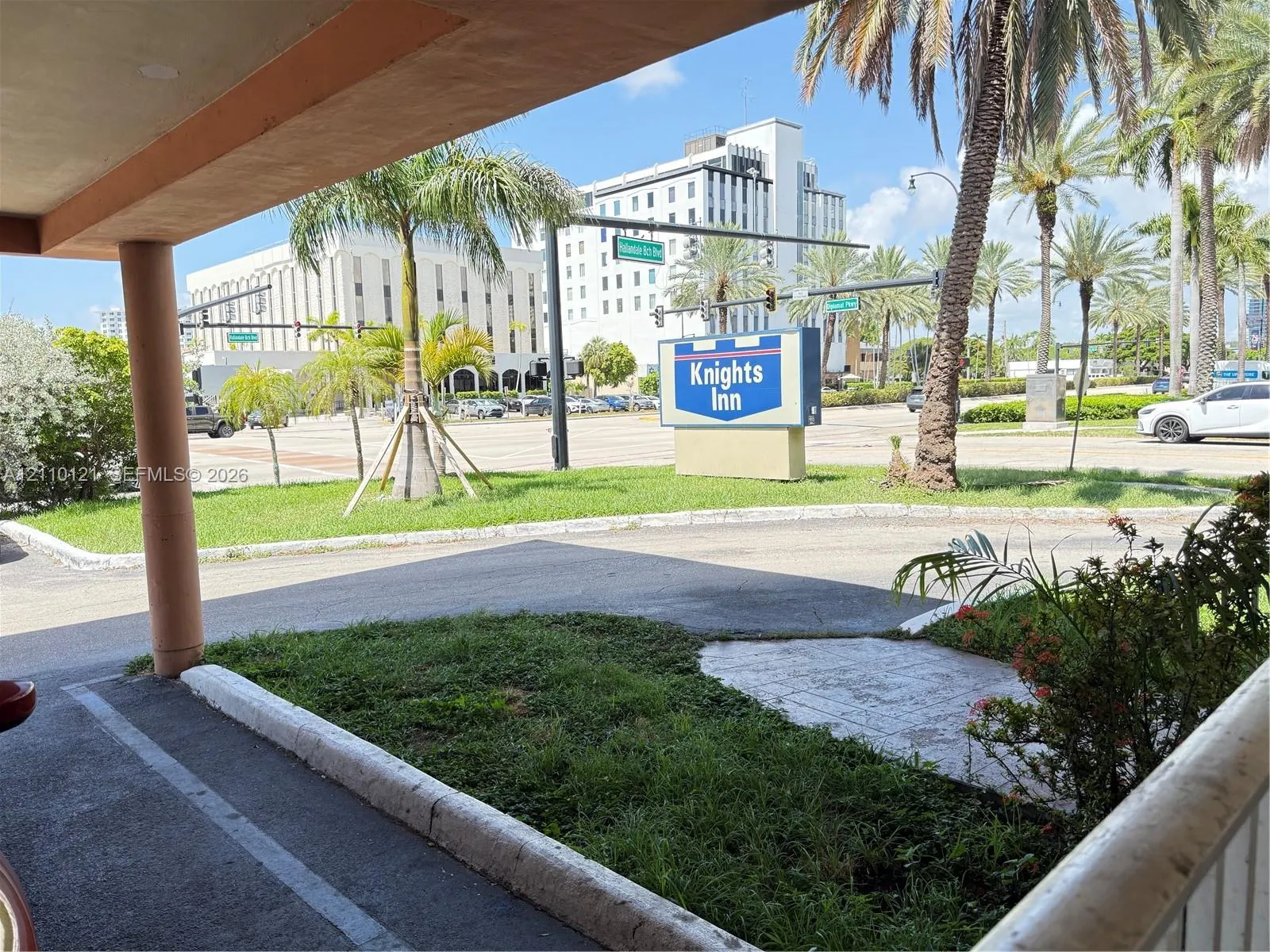 26 Diplomat Parkway #2206
