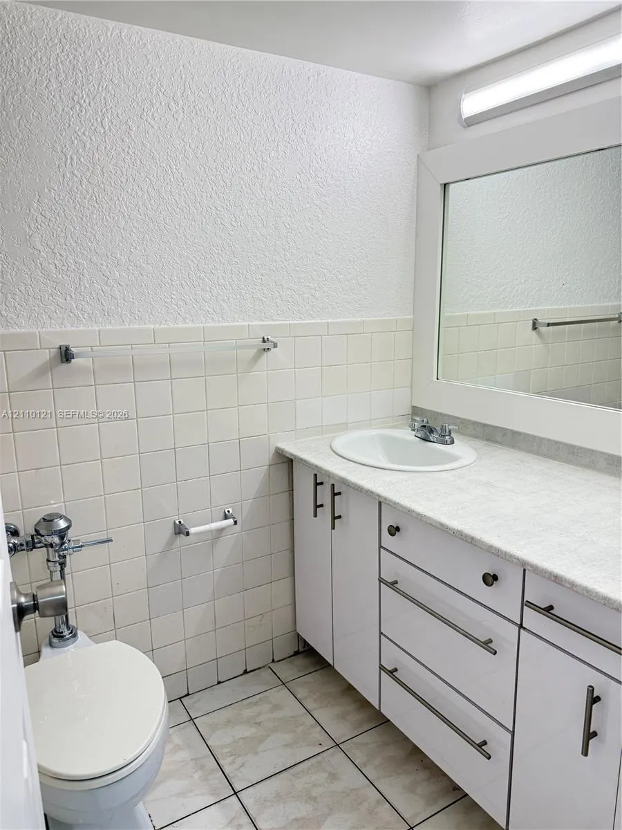 26 Diplomat Parkway #2206