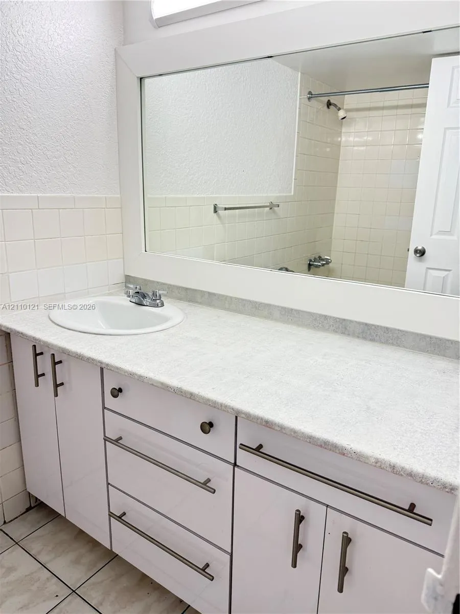 26 Diplomat Parkway #2206
