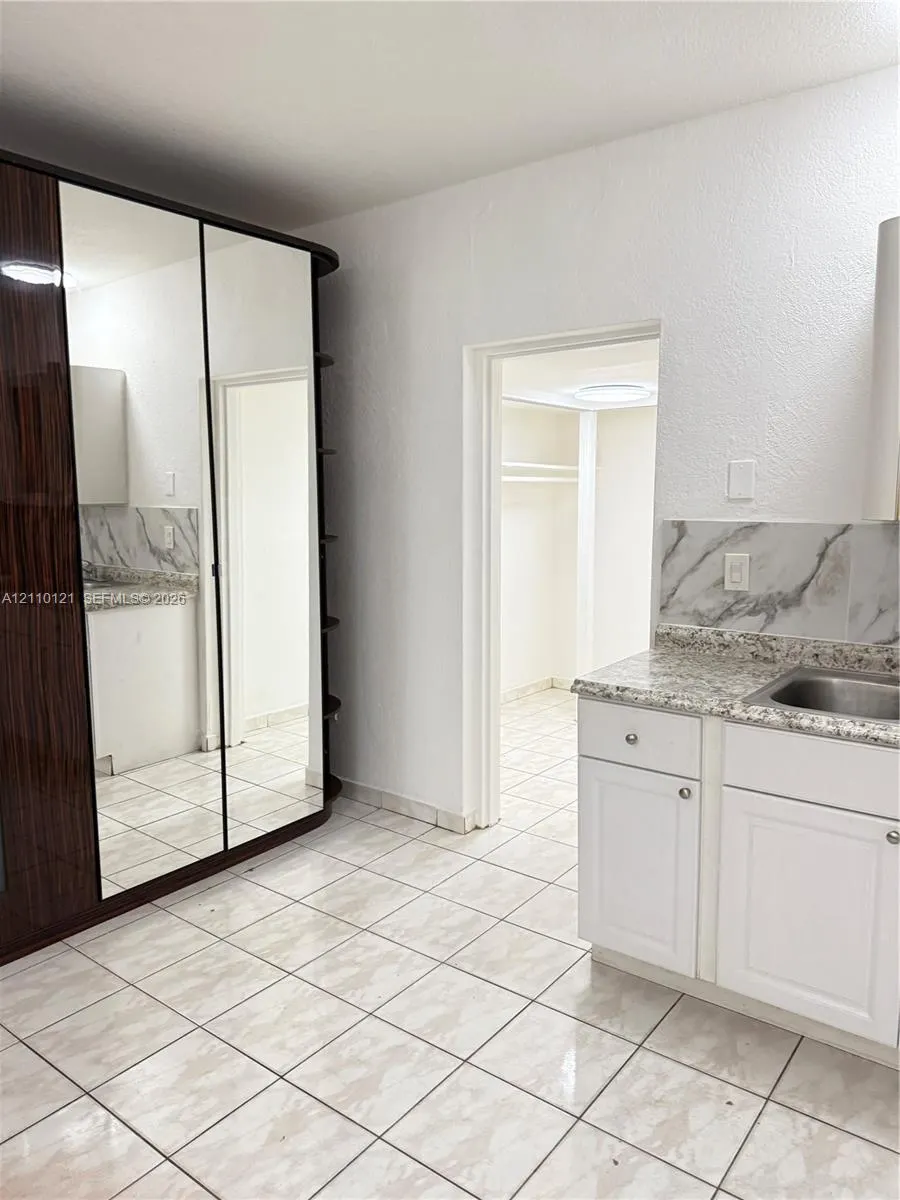 26 Diplomat Parkway #2206