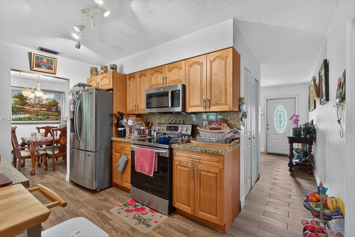 9417 NW 70th Place