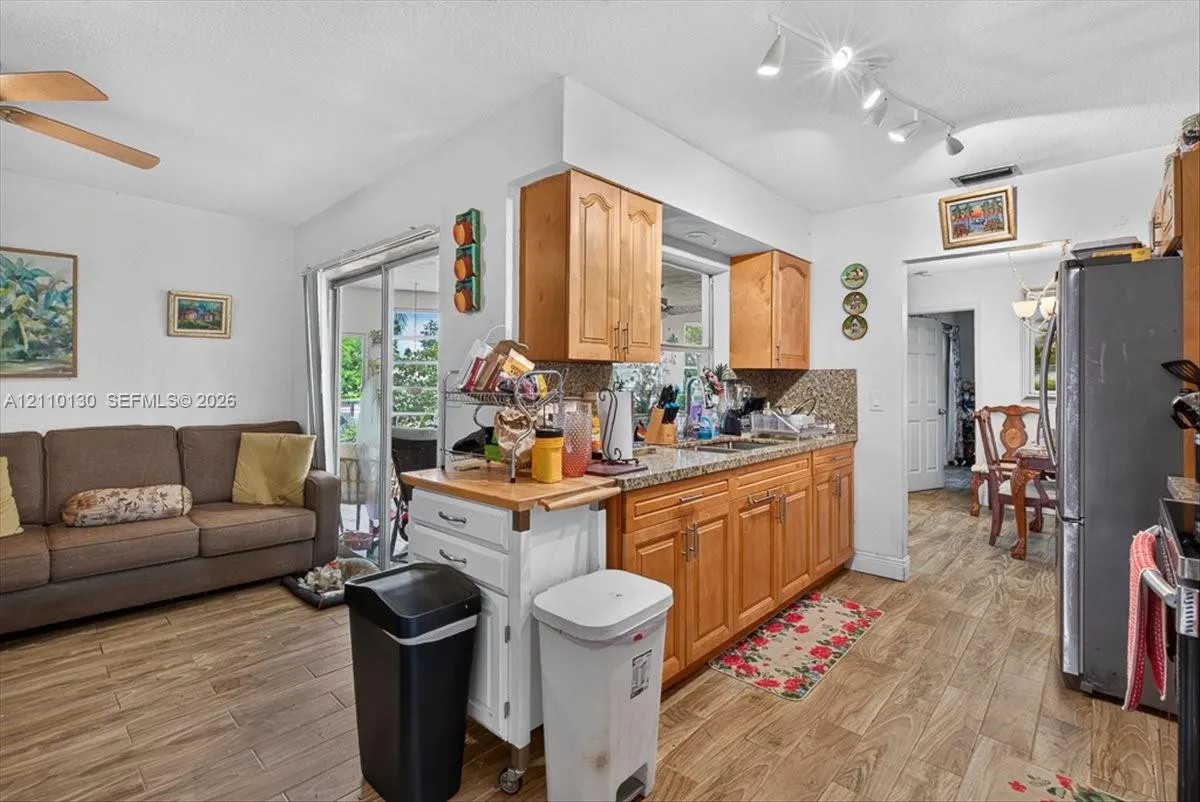 9417 NW 70th Place