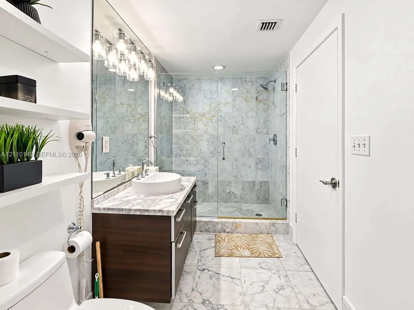 244 Biscayne Boulevard #2405