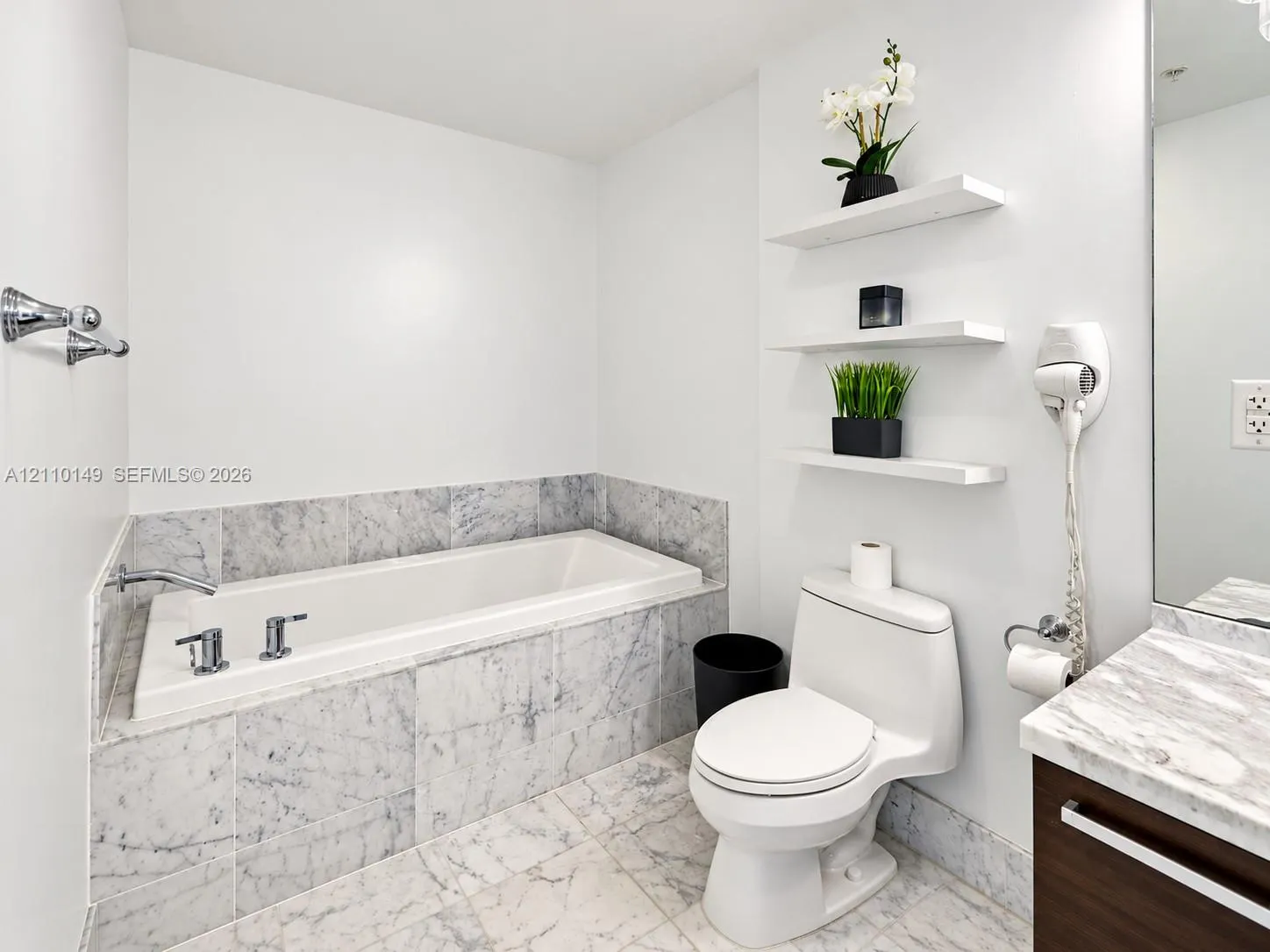 244 Biscayne Boulevard #2405