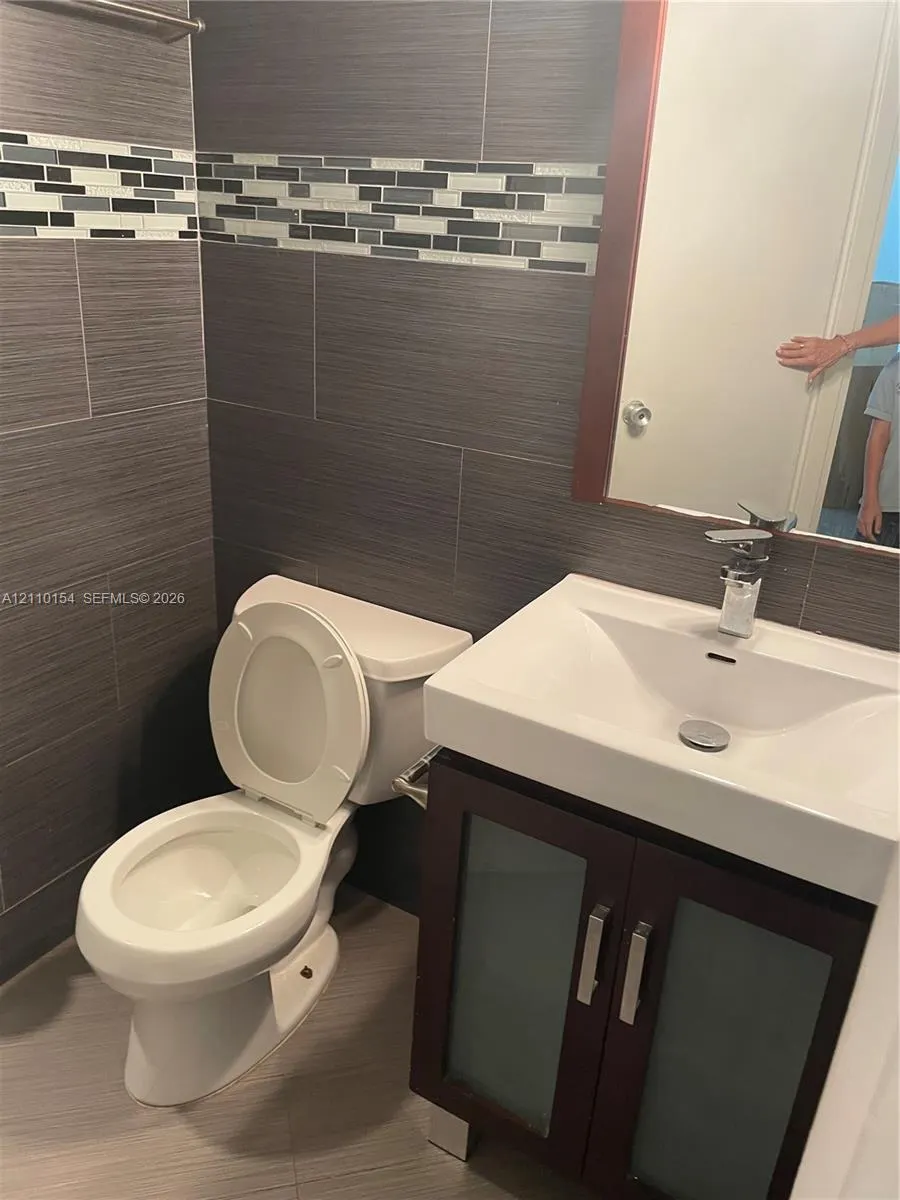 801 Brickell Bay Drive #667