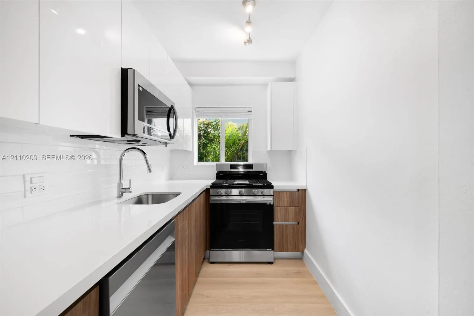 1035 9th Street #20