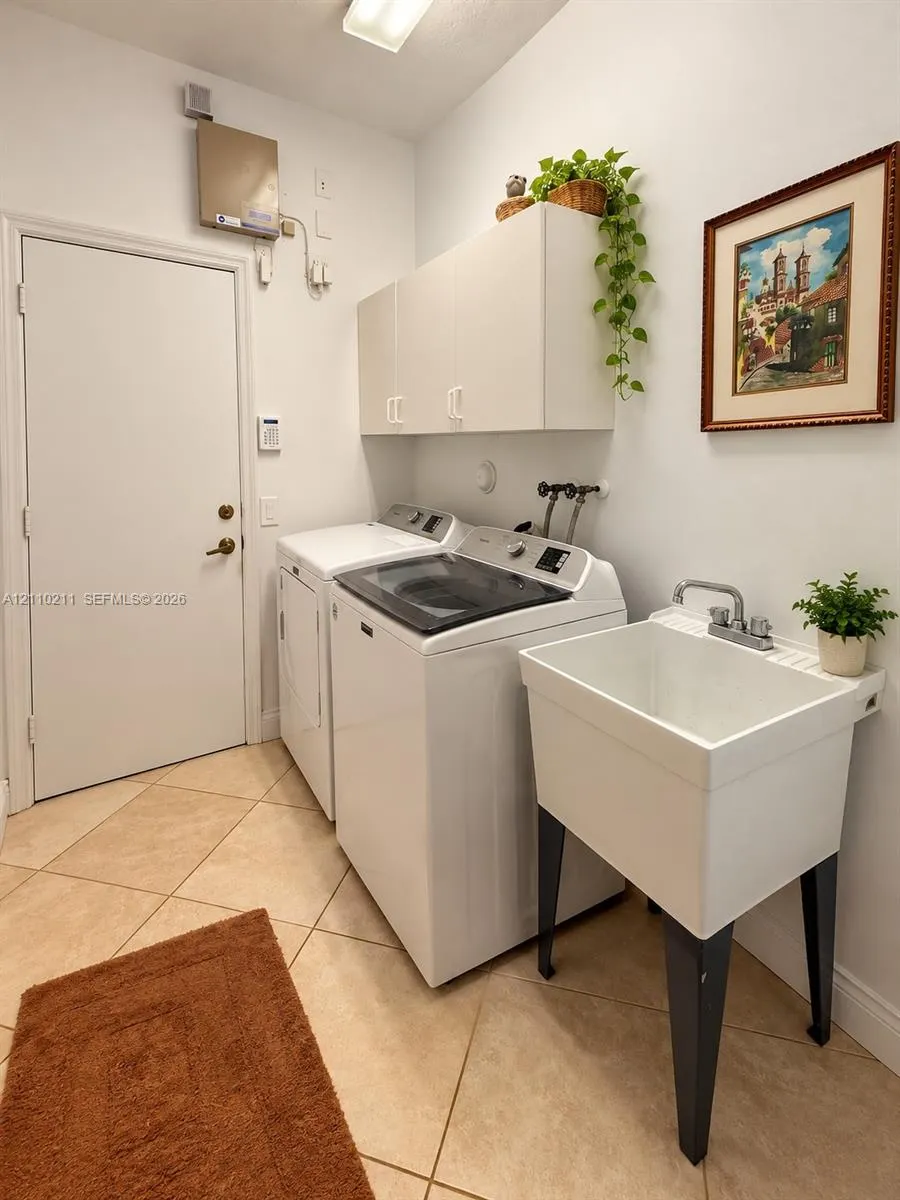 8348 NW 44th Street