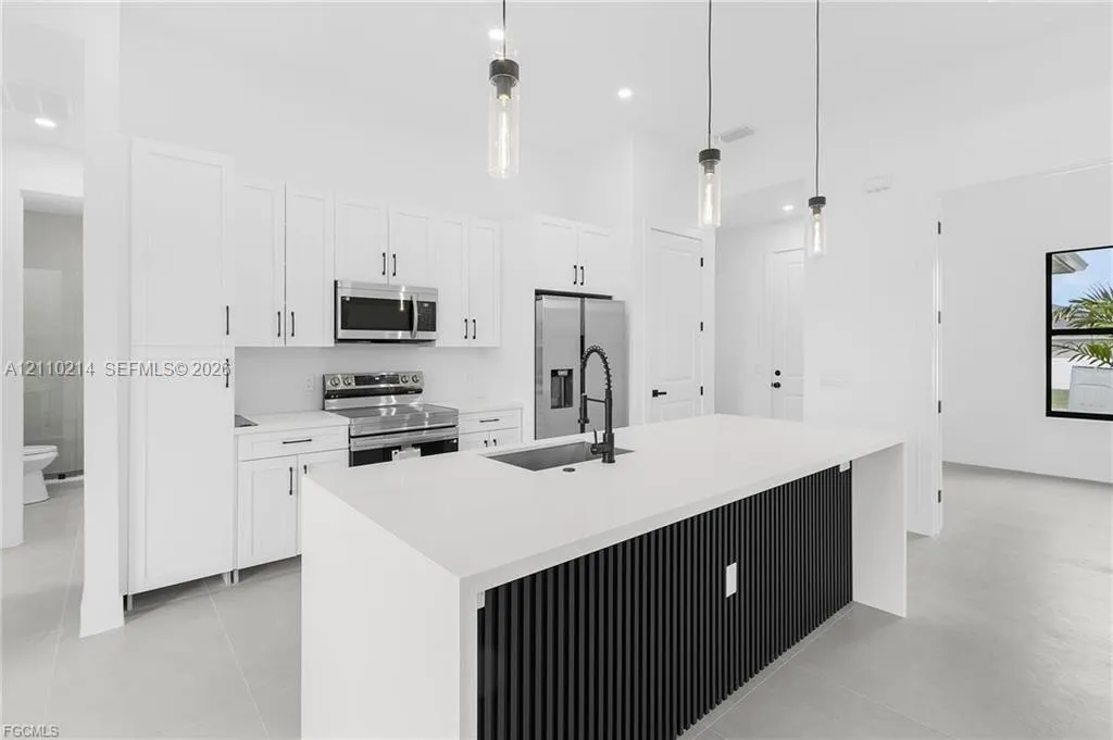 7 SW 19th Place