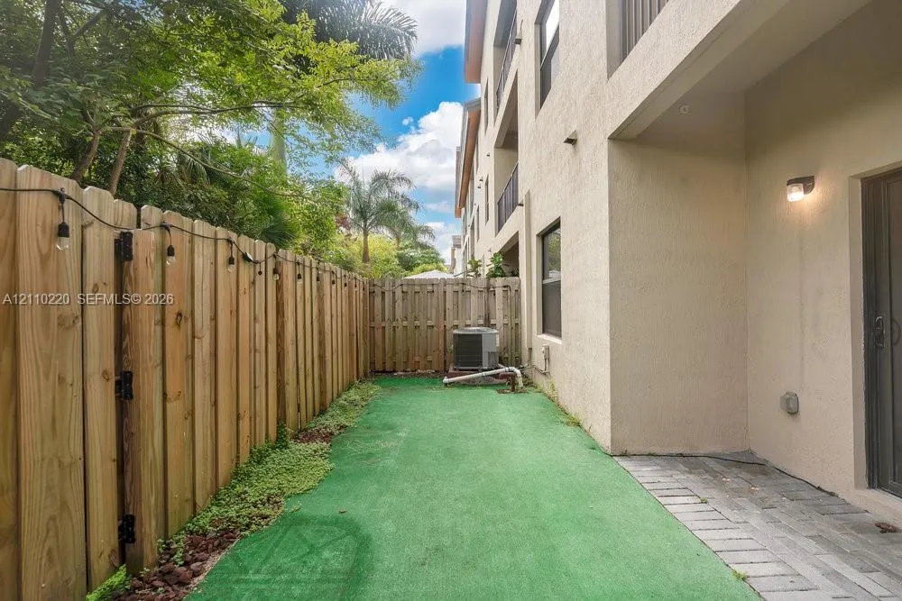 8175 NW 104th Avenue #4