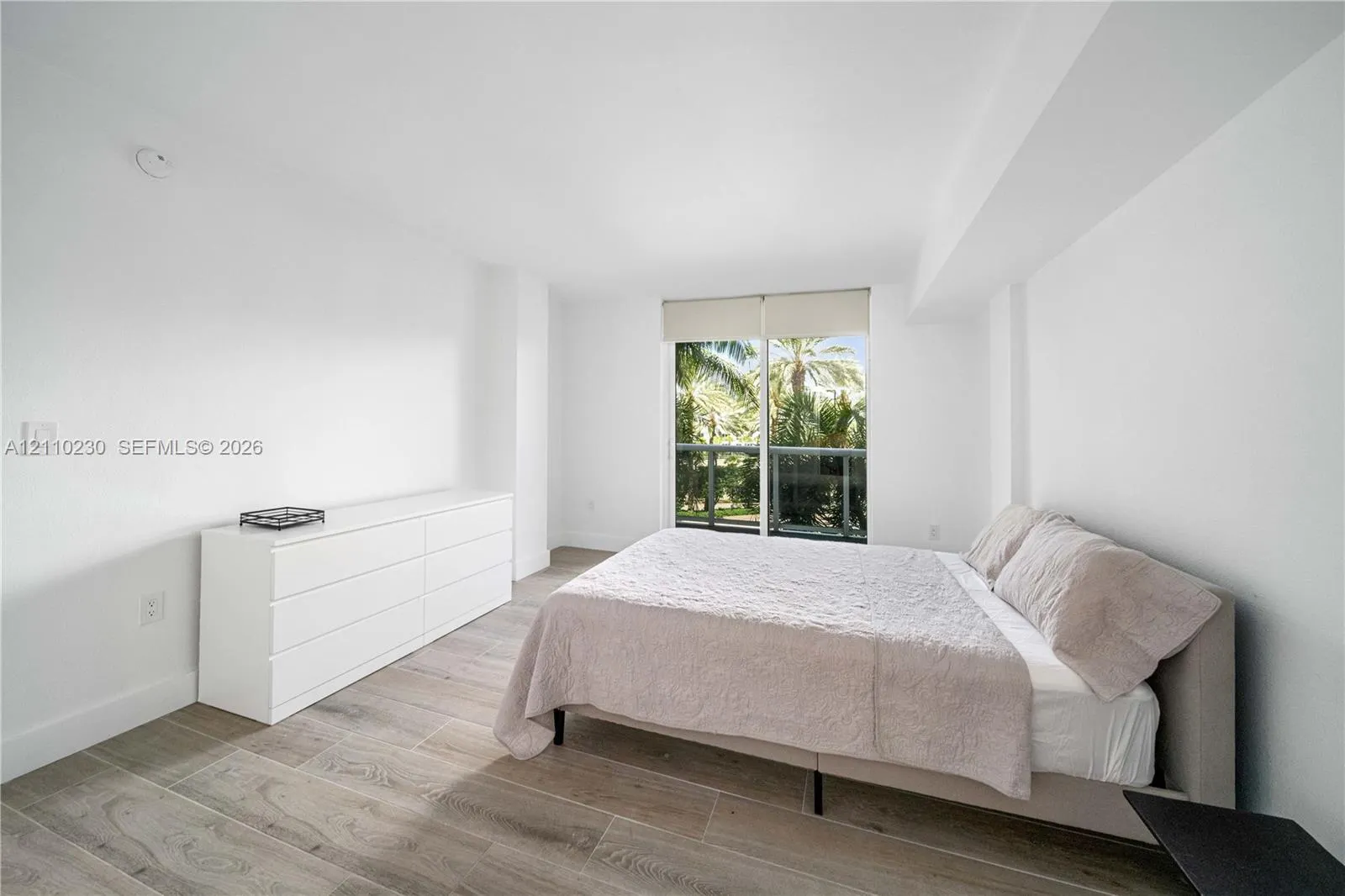 10275 Collins Avenue #224