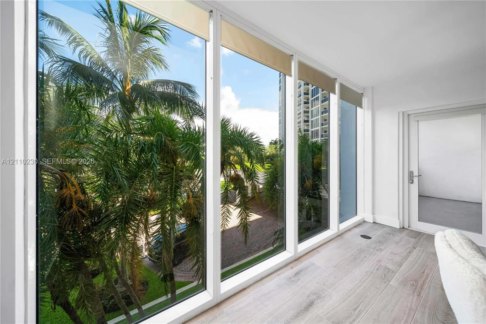 10275 Collins Avenue #224