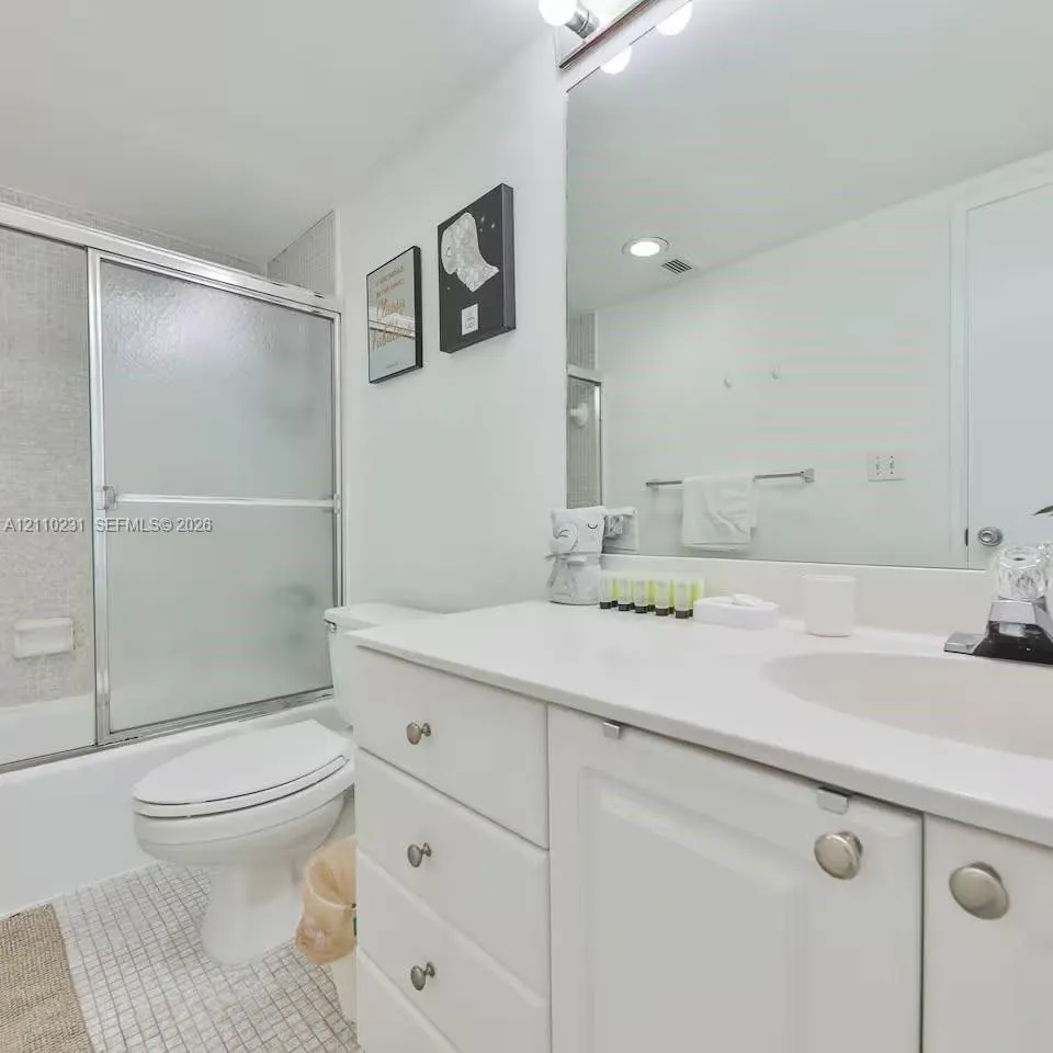 19370 Collins Avenue #622