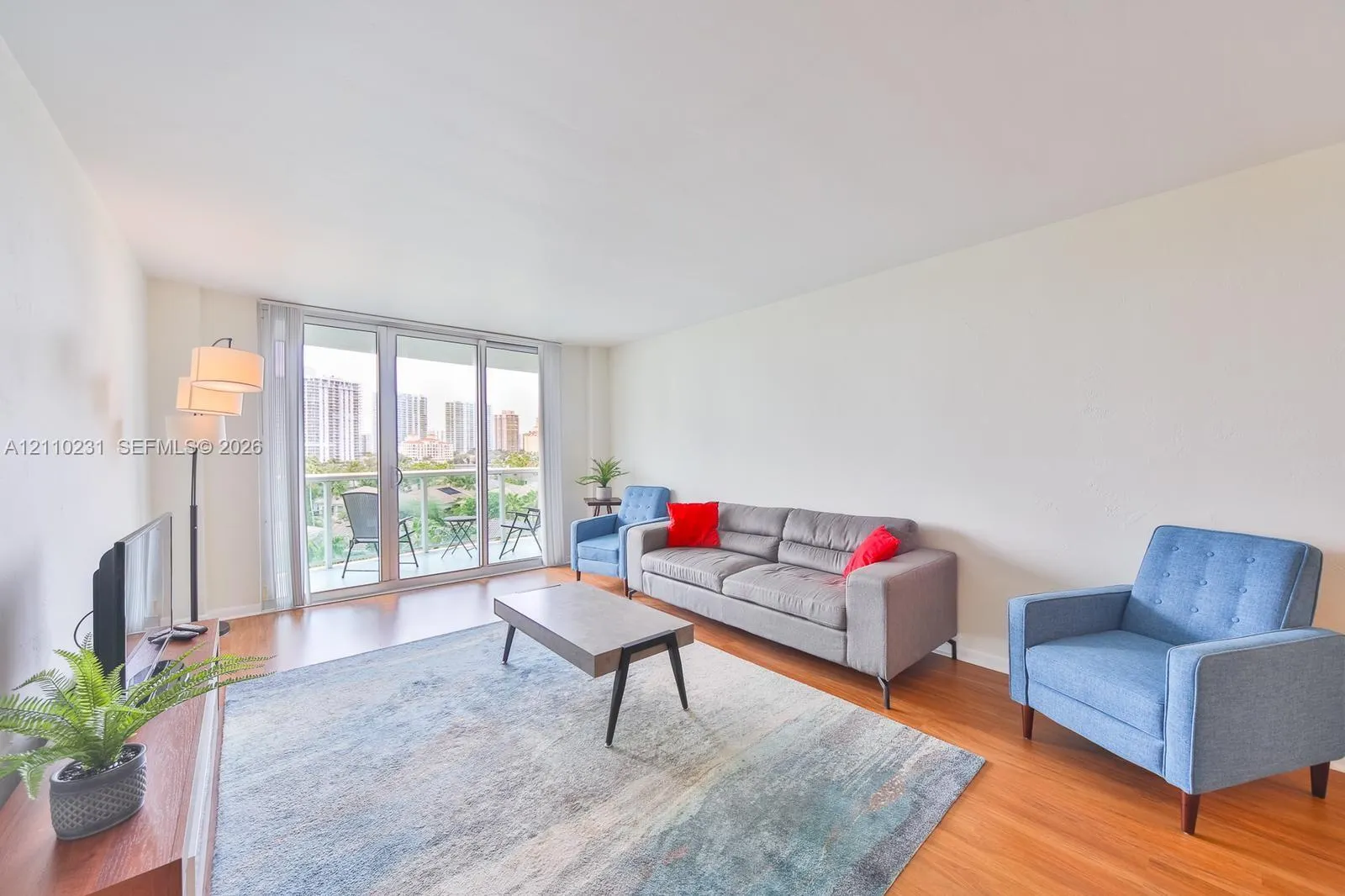 19370 Collins Avenue #622