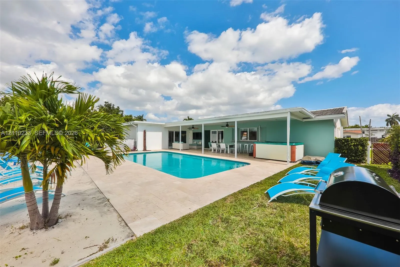 614 S Crescent Drive
