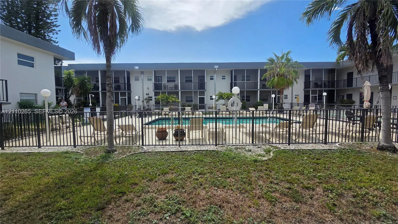 415 NE 2nd Street #106