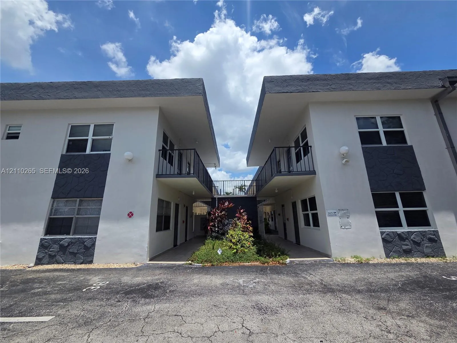 415 NE 2nd Street #106