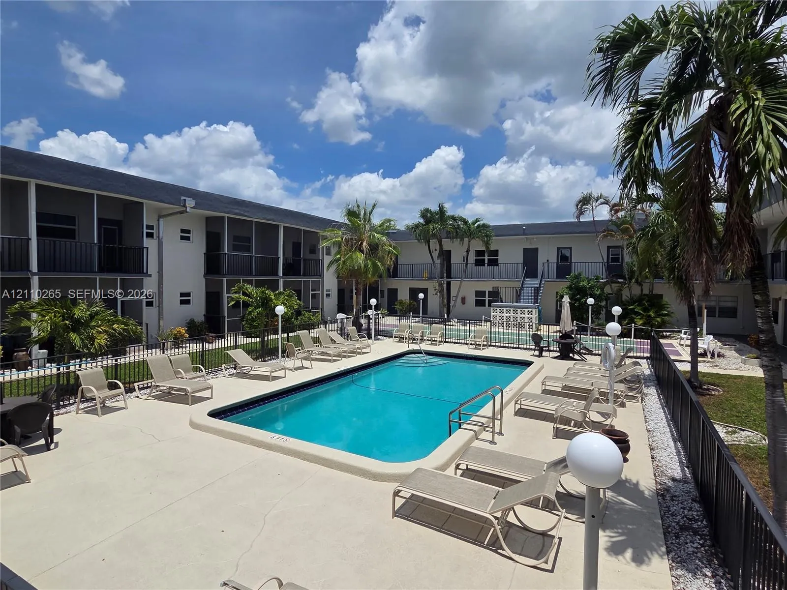 415 NE 2nd Street #106