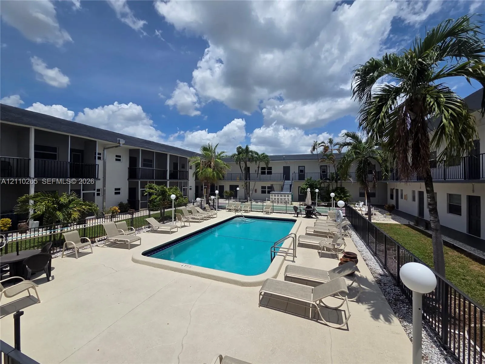 415 NE 2nd Street #106