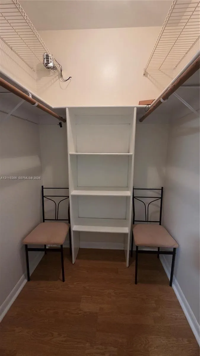 415 NE 2nd Street #106