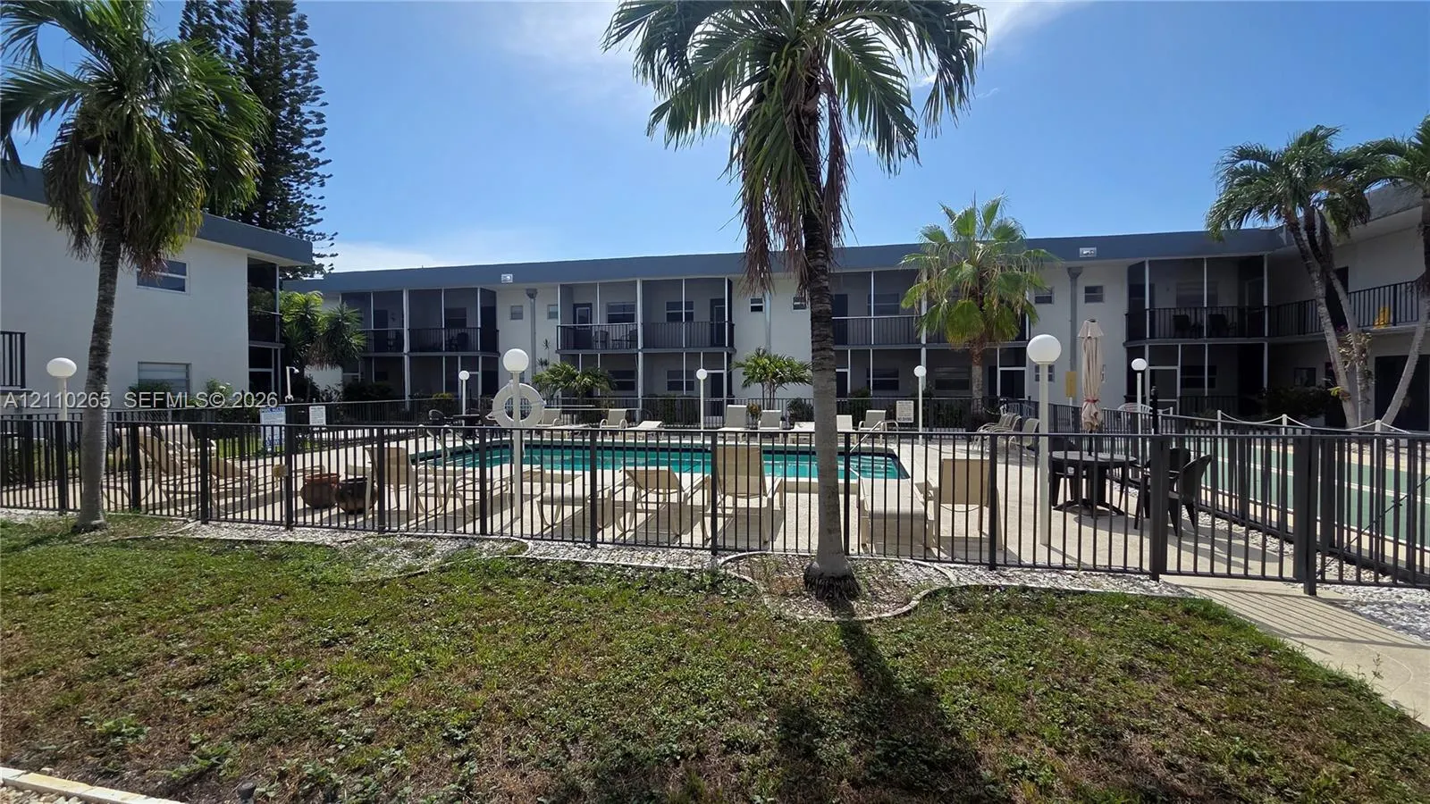 415 NE 2nd Street #106