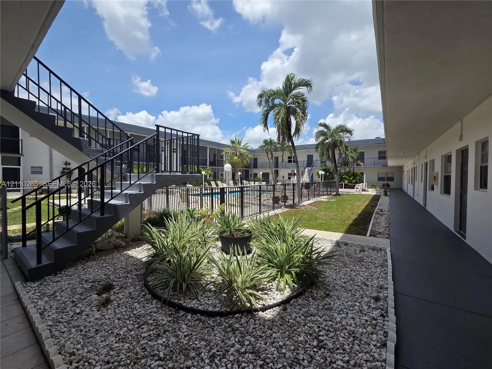 415 NE 2nd Street #106