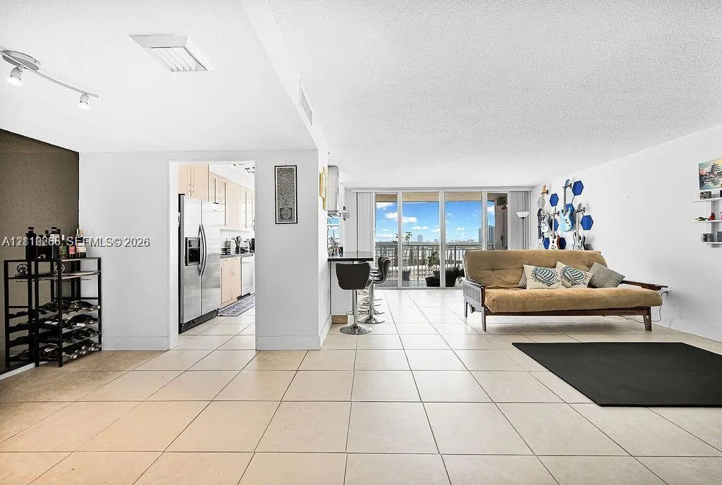 18041 Biscayne Boulevard #1201