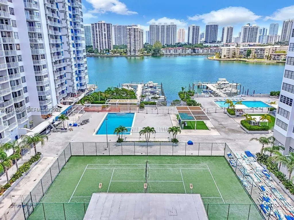 18041 Biscayne Boulevard #1201