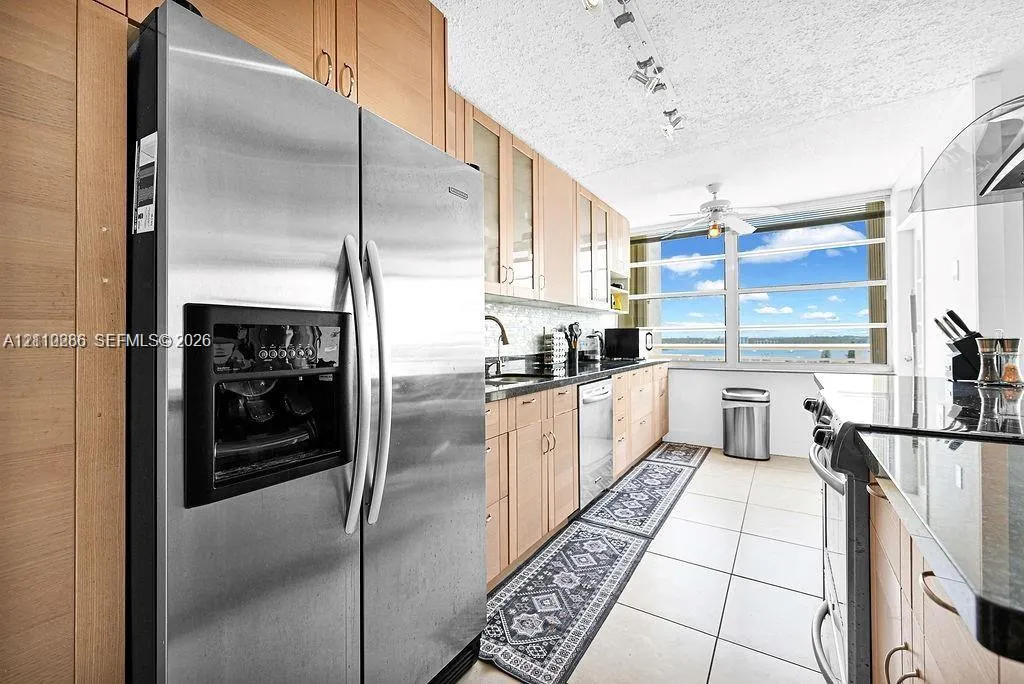 18041 Biscayne Boulevard #1201