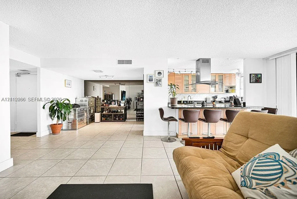 18041 Biscayne Boulevard #1201