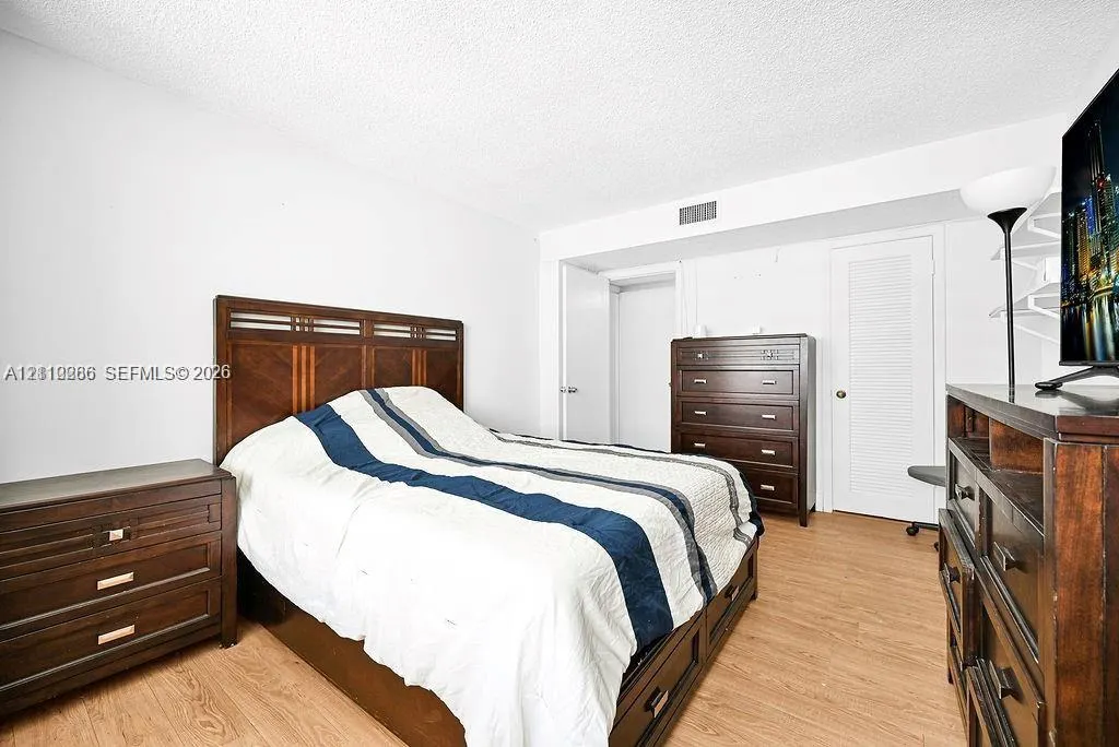 18041 Biscayne Boulevard #1201