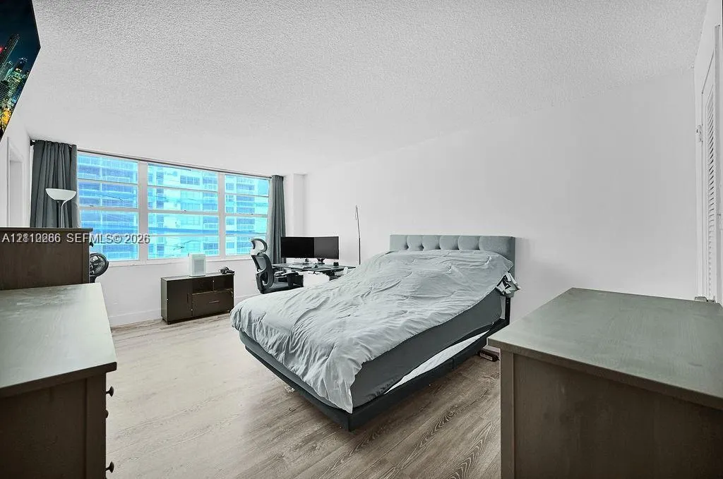 18041 Biscayne Boulevard #1201