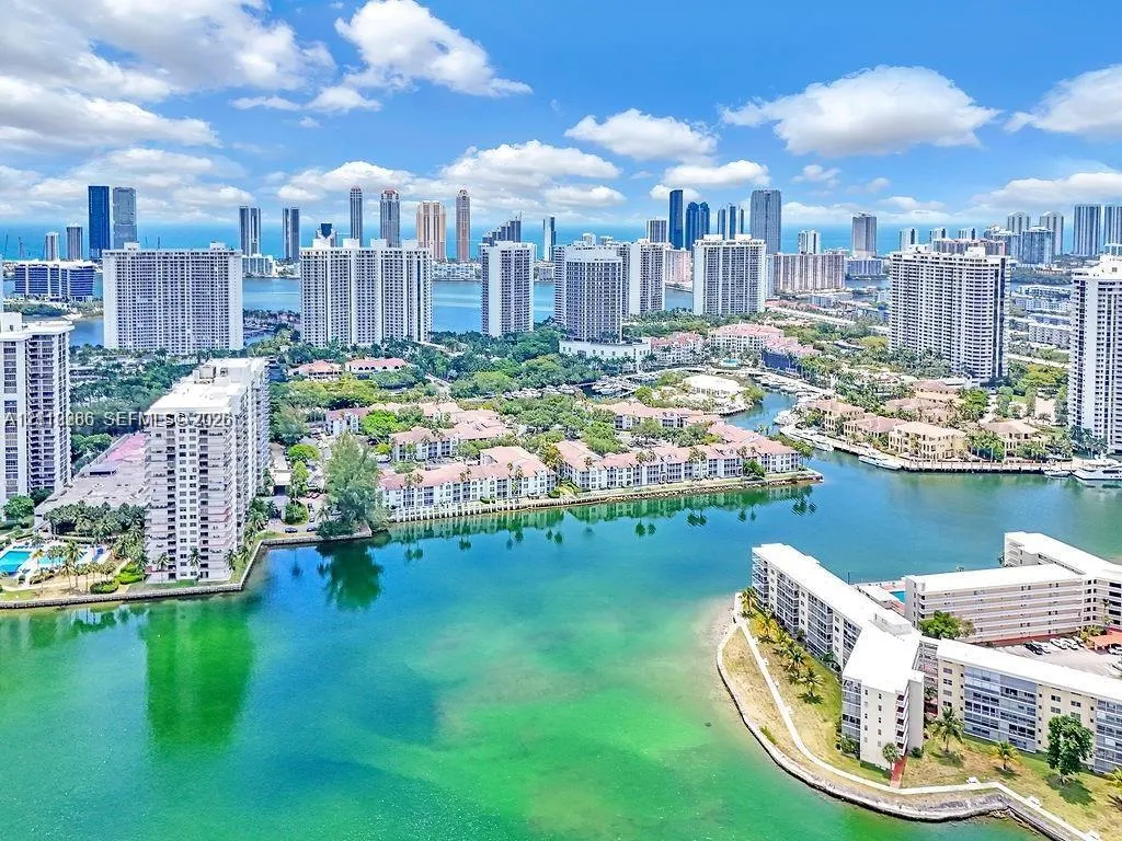 18041 Biscayne Boulevard #1201