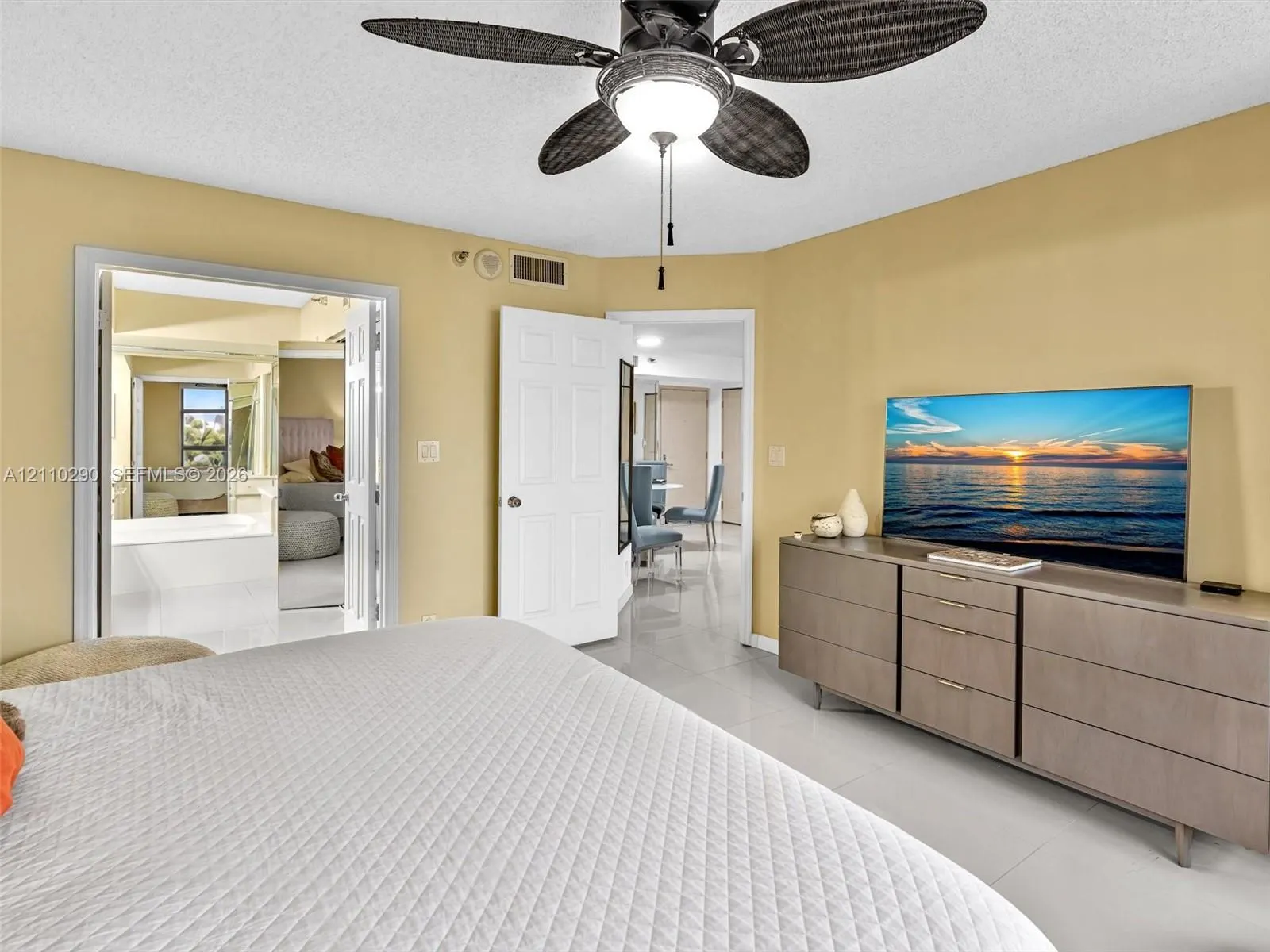 3530 Mystic Pointe Drive #303