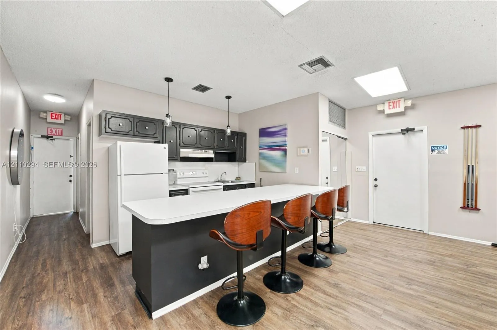 8605 W Sample Road #211