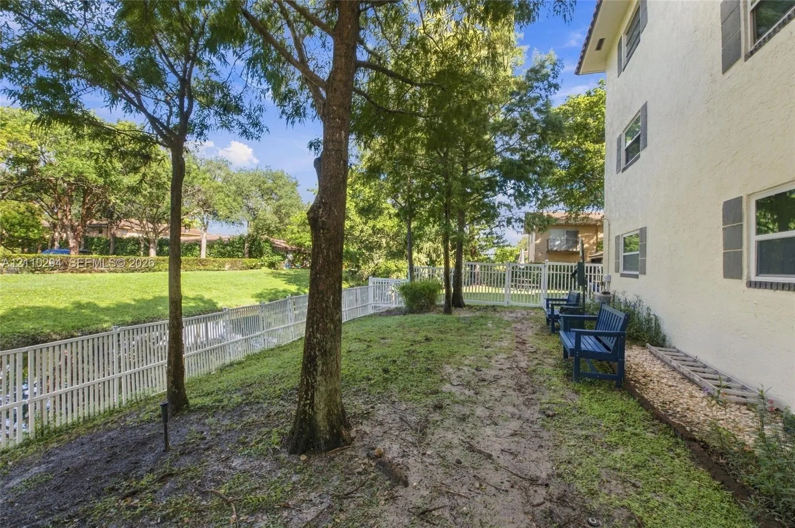 8605 W Sample Road #211