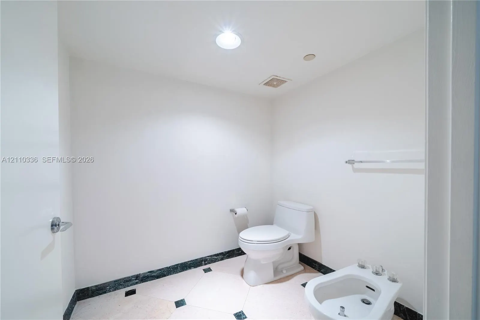 16445 Collins Avenue #WS-7B