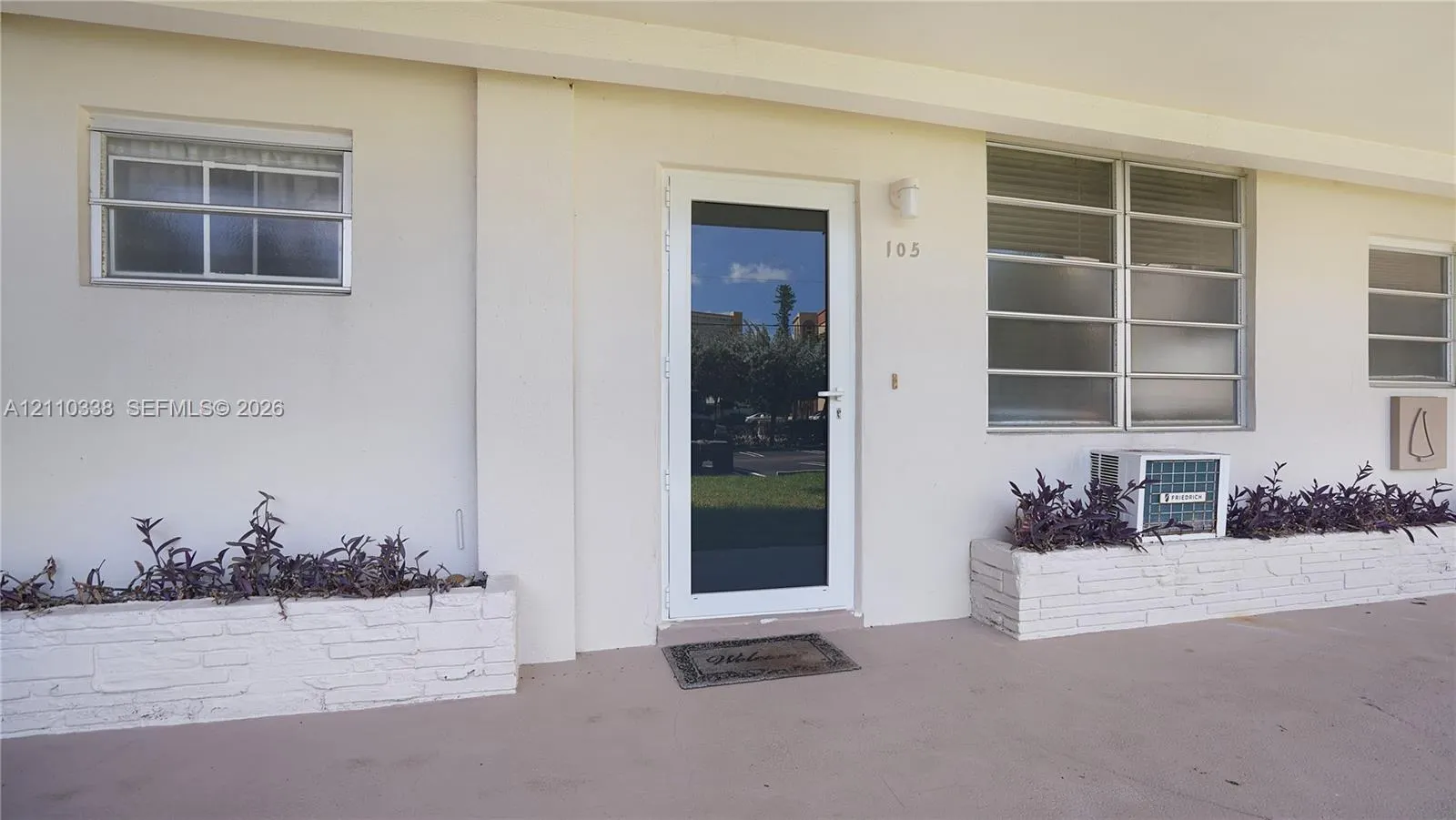 401 N Riverside Drive #105