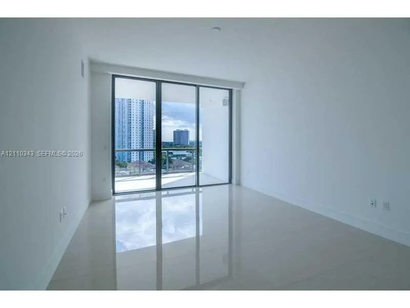 3250 NE 188 Street #905