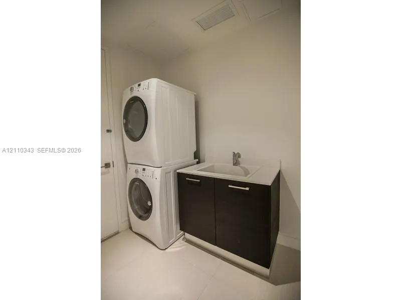 3250 NE 188 Street #905