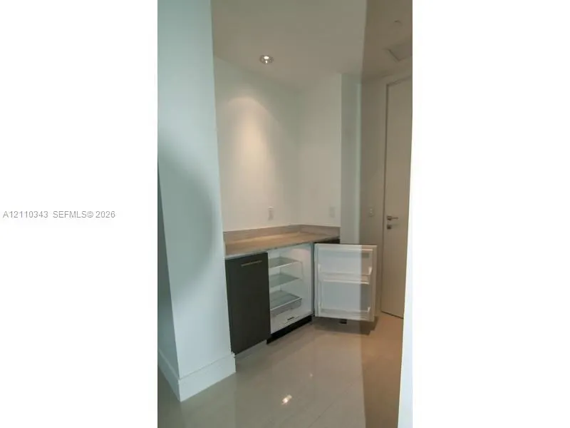 3250 NE 188 Street #905