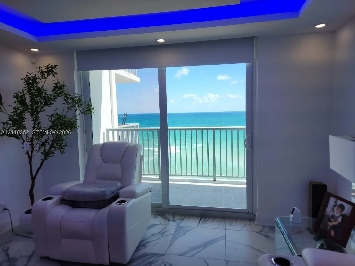 400 N Surf Road #902