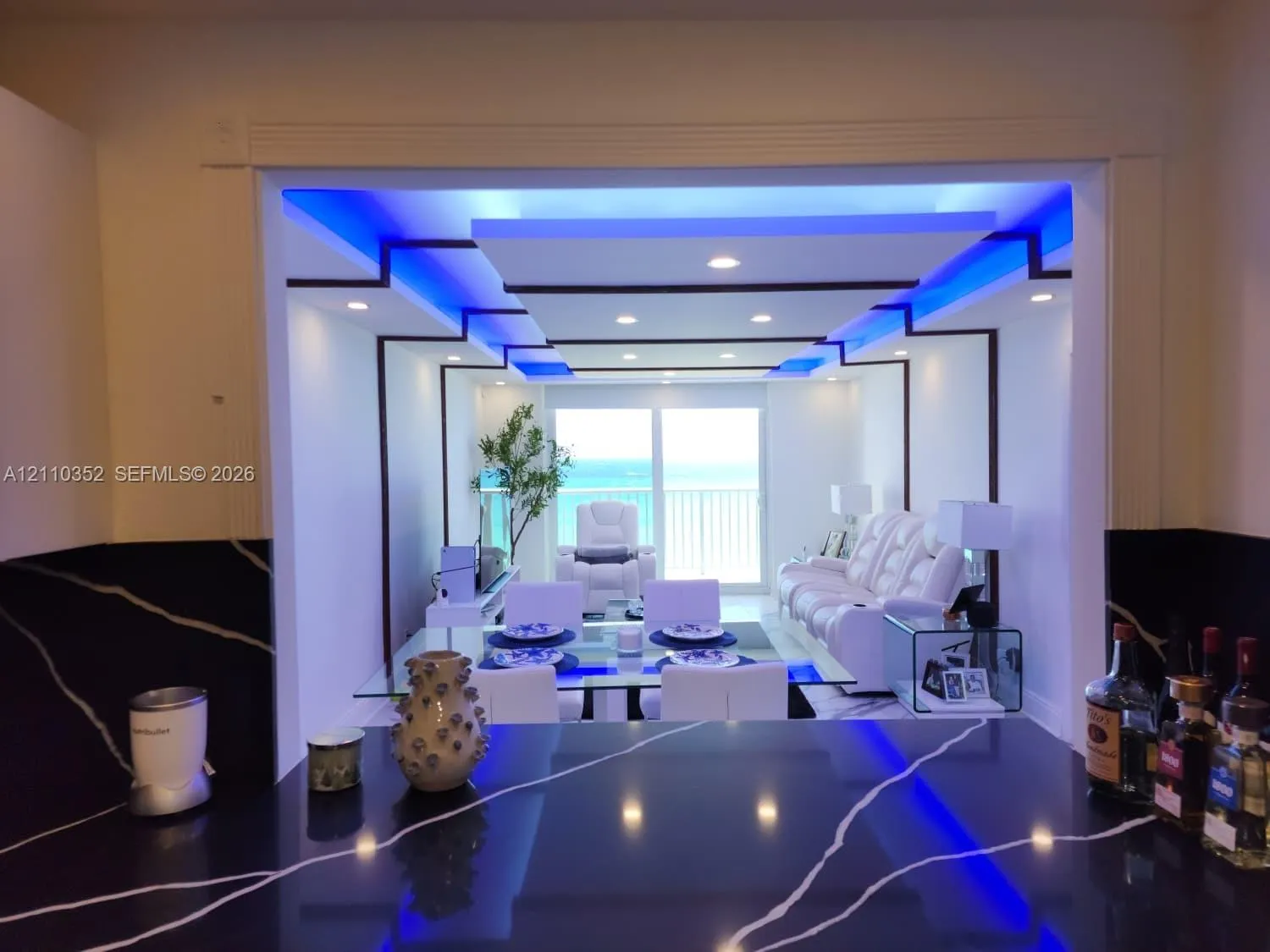 400 N Surf Road #902